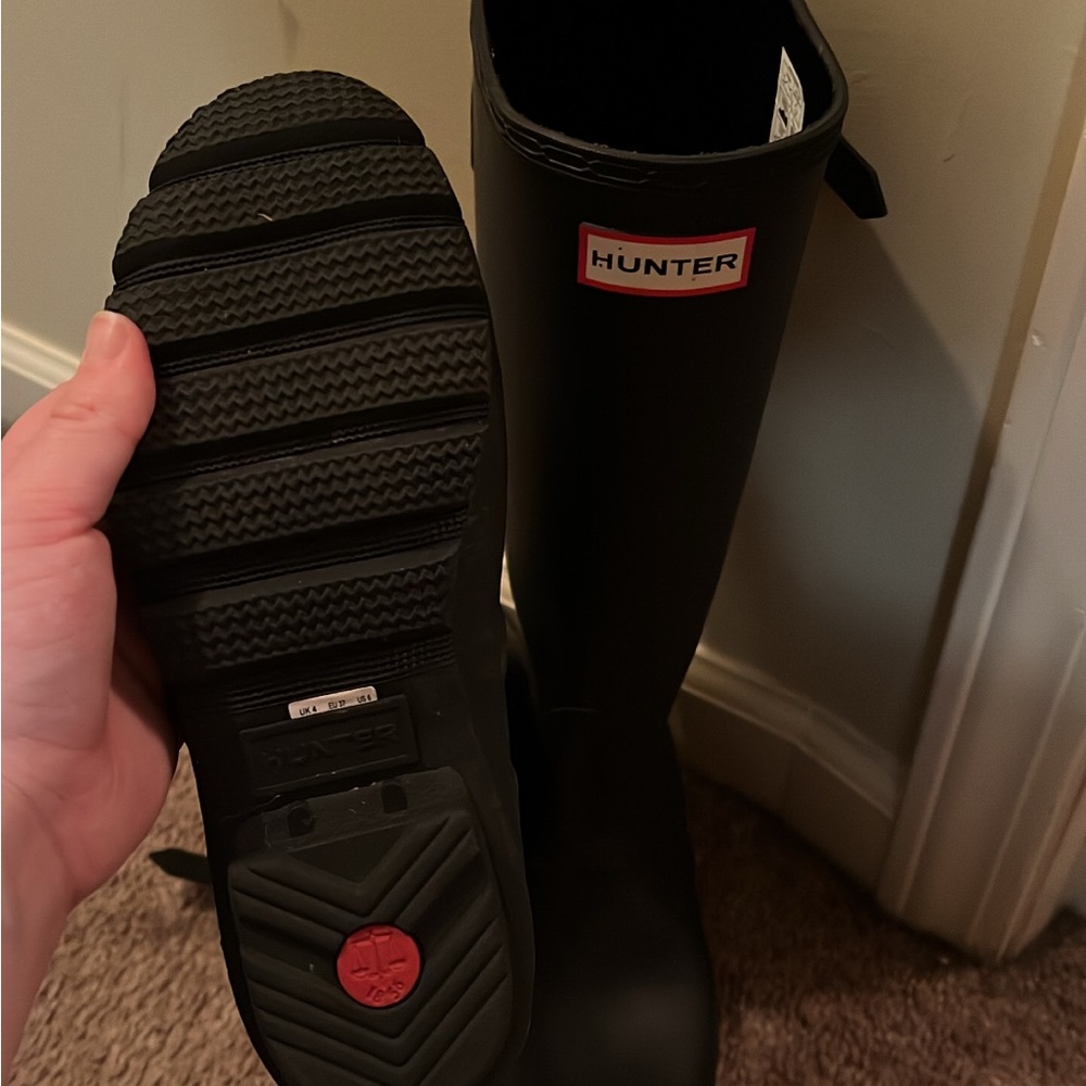 NEW size 6 Hunter Boots